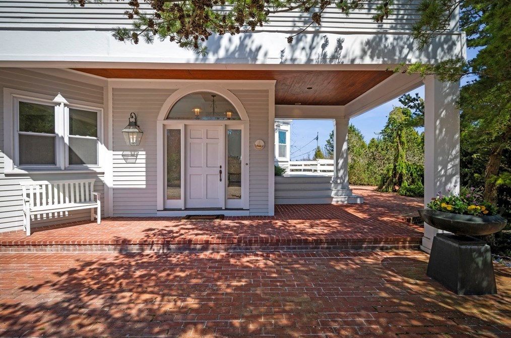 10 Rolleston Rd, Marblehead MA 01945-2714 exterior