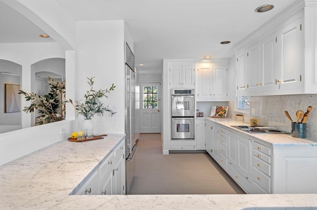 10 Rolleston Rd, Marblehead MA 01945-2714 exterior