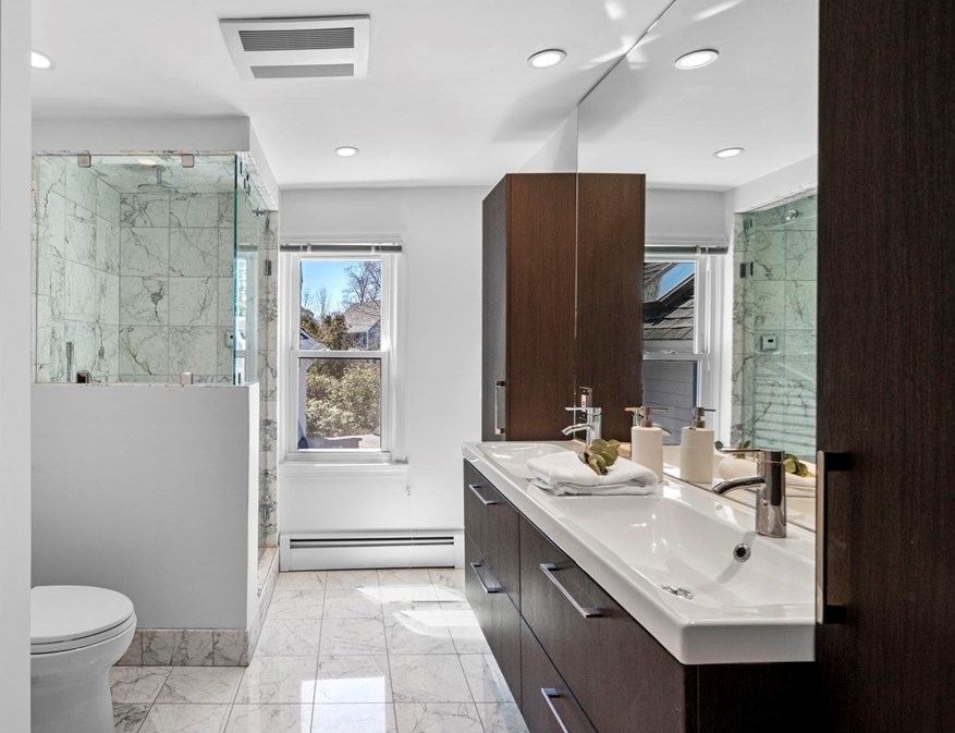 10 Rolleston Rd, Marblehead MA 01945-2714 exterior