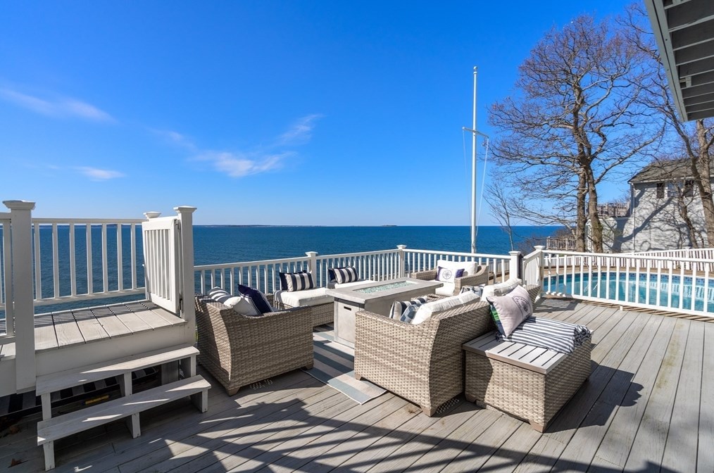 64 Bay Shore Dr, Plymouth MA  02360-2006 exterior