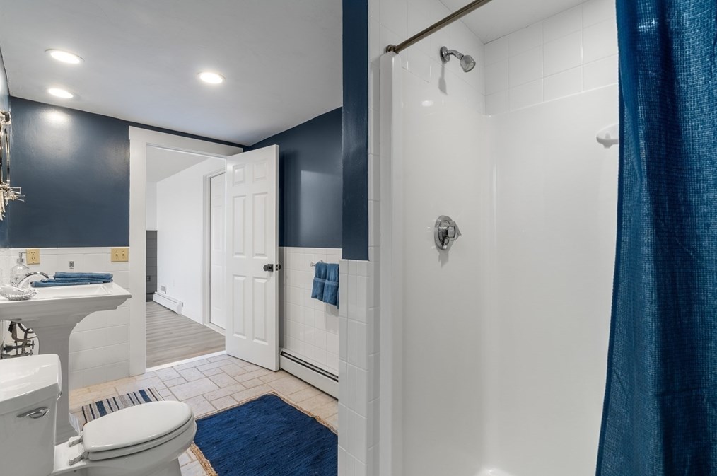 64 Bay Shore Dr, Plymouth MA  02360-2006 exterior