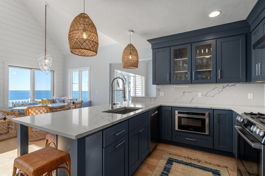 64 Bay Shore Dr, Plymouth MA  02360-2006 exterior