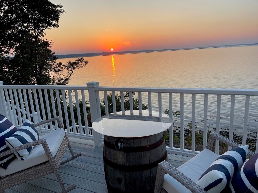 64 Bay Shore Dr, Plymouth MA  02360-2006 exterior