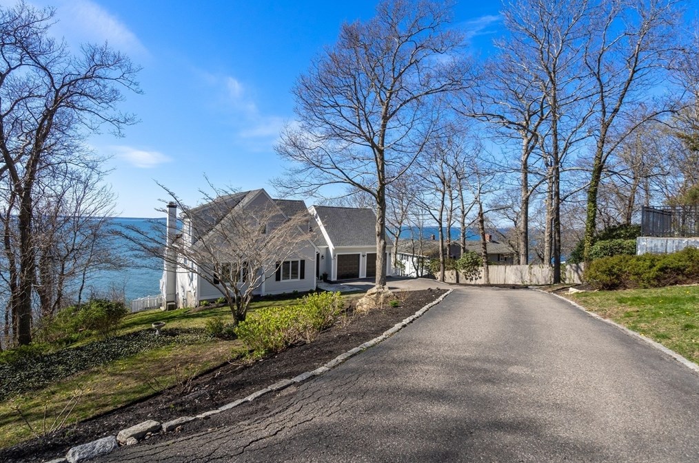 64 Bay Shore Dr, Plymouth MA  02360-2006 exterior