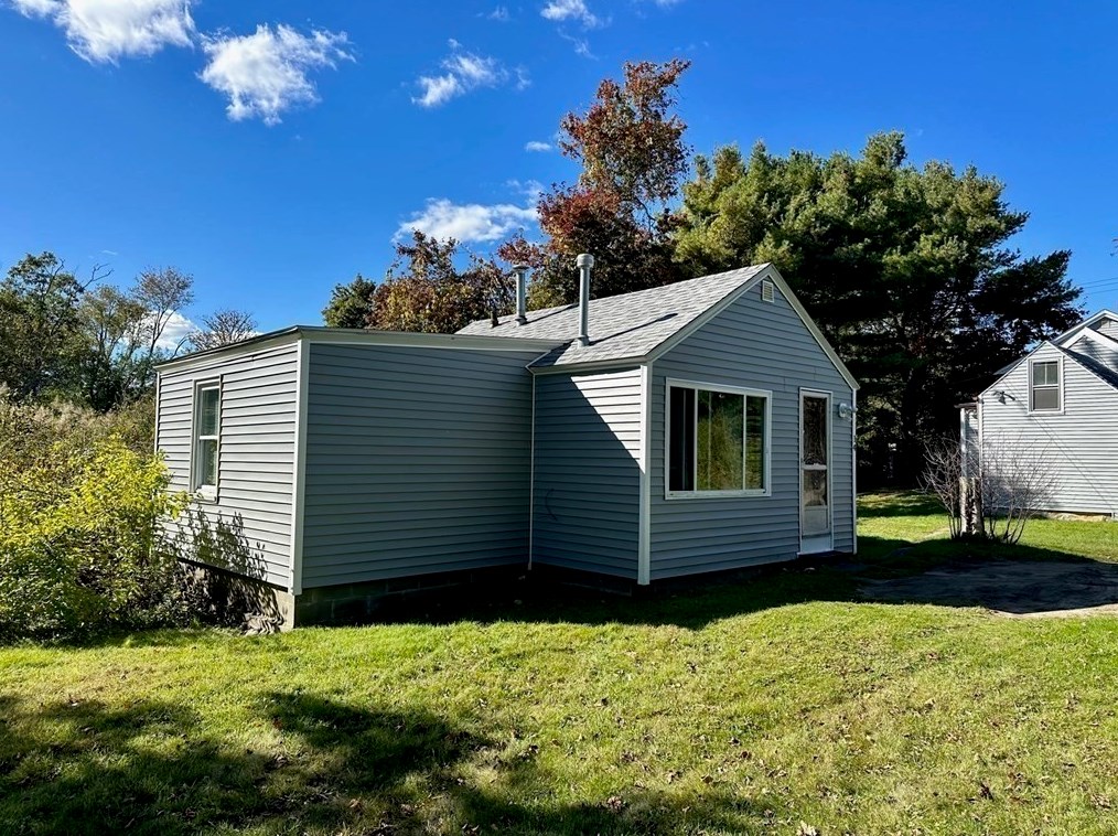 14 Fairhaven Rd, Mattapoisett MA  02739-1479 exterior