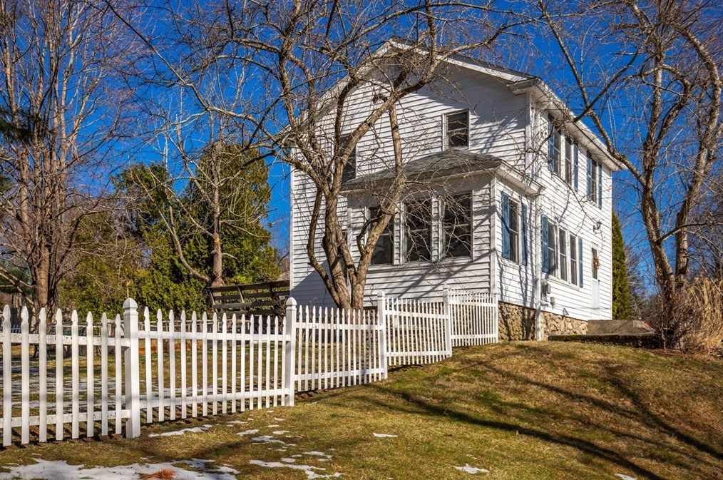 15 Carter Rd, Worcester MA  01609-1037 exterior