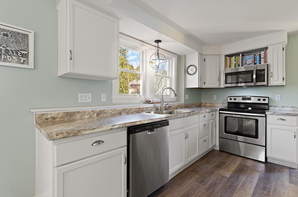 15 Carter Rd, Worcester MA  01609-1037 exterior