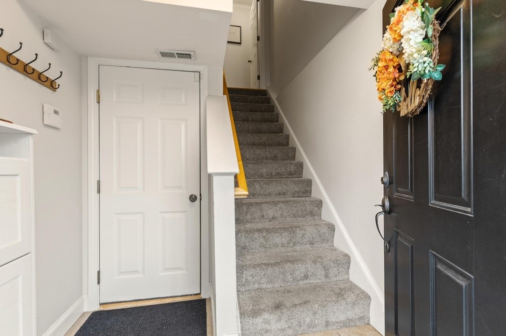 12 Whispering Pine Cir, Worcester MA  01606-1190 exterior