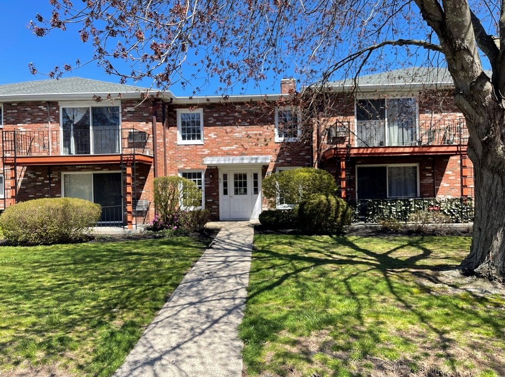 80 Fountain Ln, Weymouth MA 02190-2171 exterior