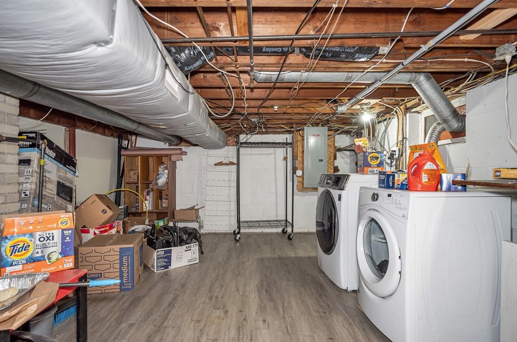 56 Stone St, Dracut MA 01826-3831 exterior