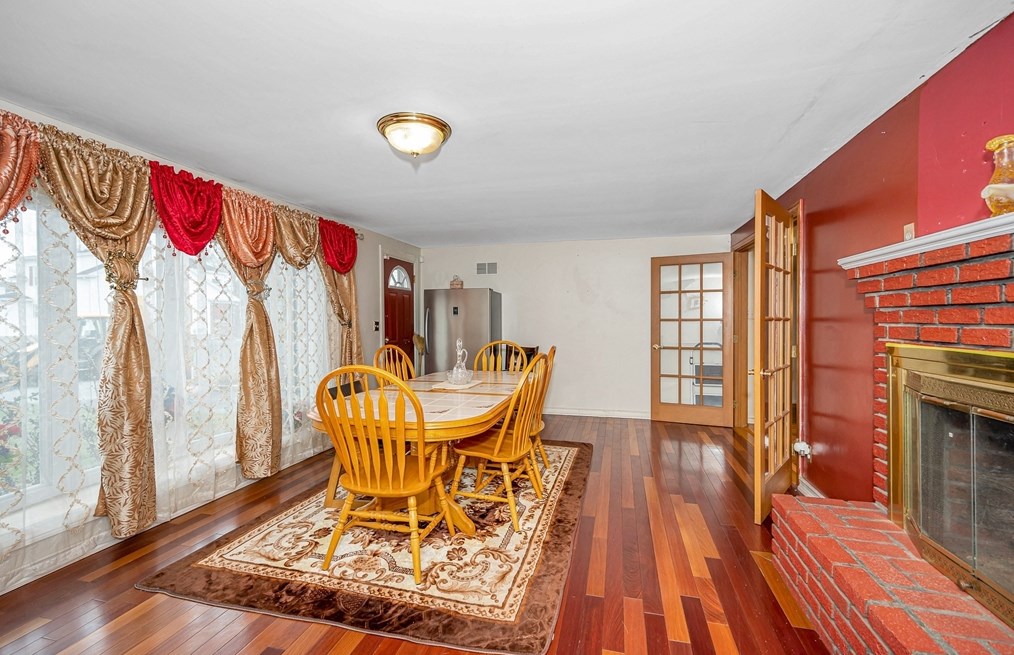 56 Stone St, Dracut MA 01826-3831 exterior