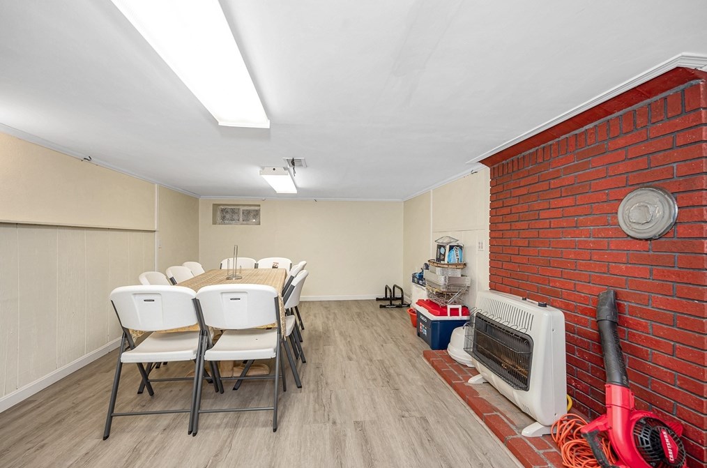 56 Stone St, Dracut MA 01826-3831 exterior