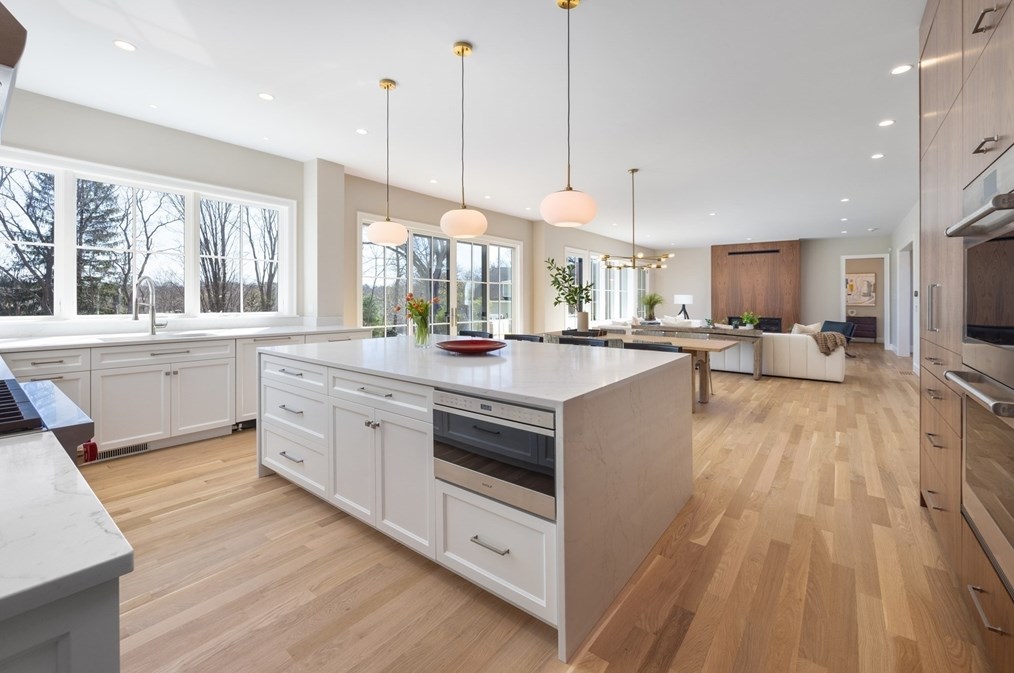 34 St, Newton MA 02459-1738 exterior