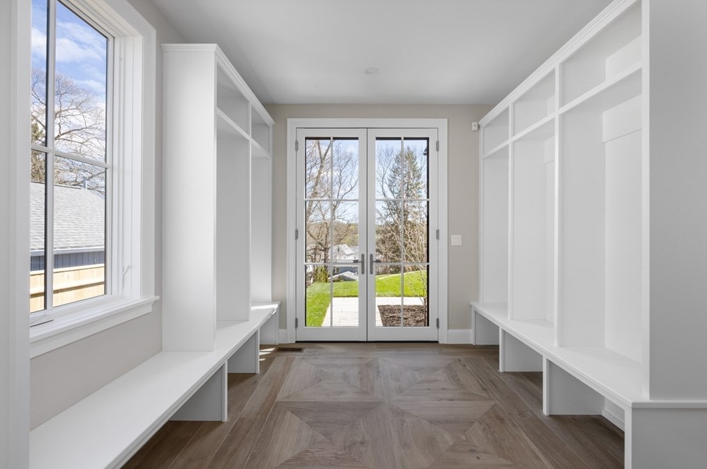 34 St, Newton MA 02459-1738 exterior