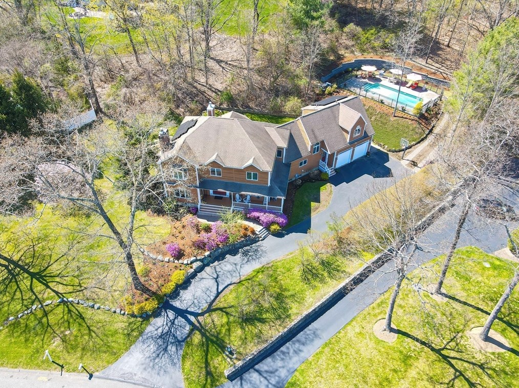 4 Algonquian Dr, Natick, MA 01760-6095