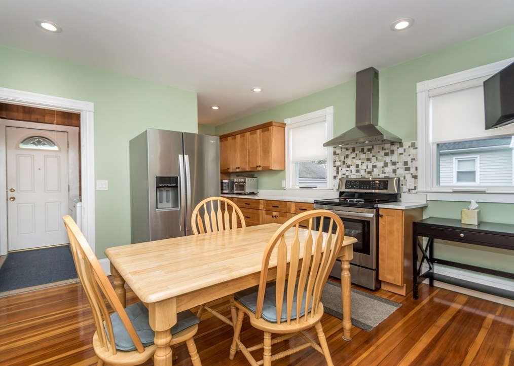 25 Fuller St, Waltham MA  02453-5015 exterior