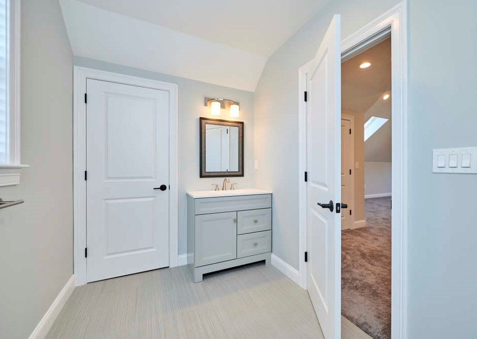 9 Sullivan St, Burlington MA  01803-3709 exterior