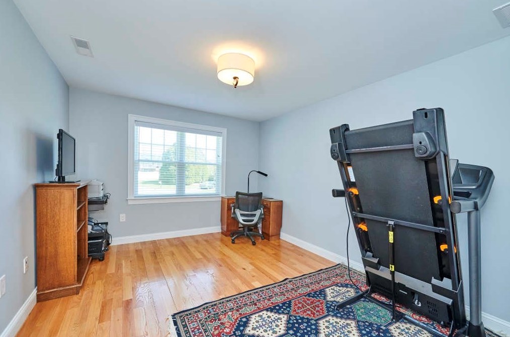 9 Sullivan St, Burlington MA  01803-3709 exterior