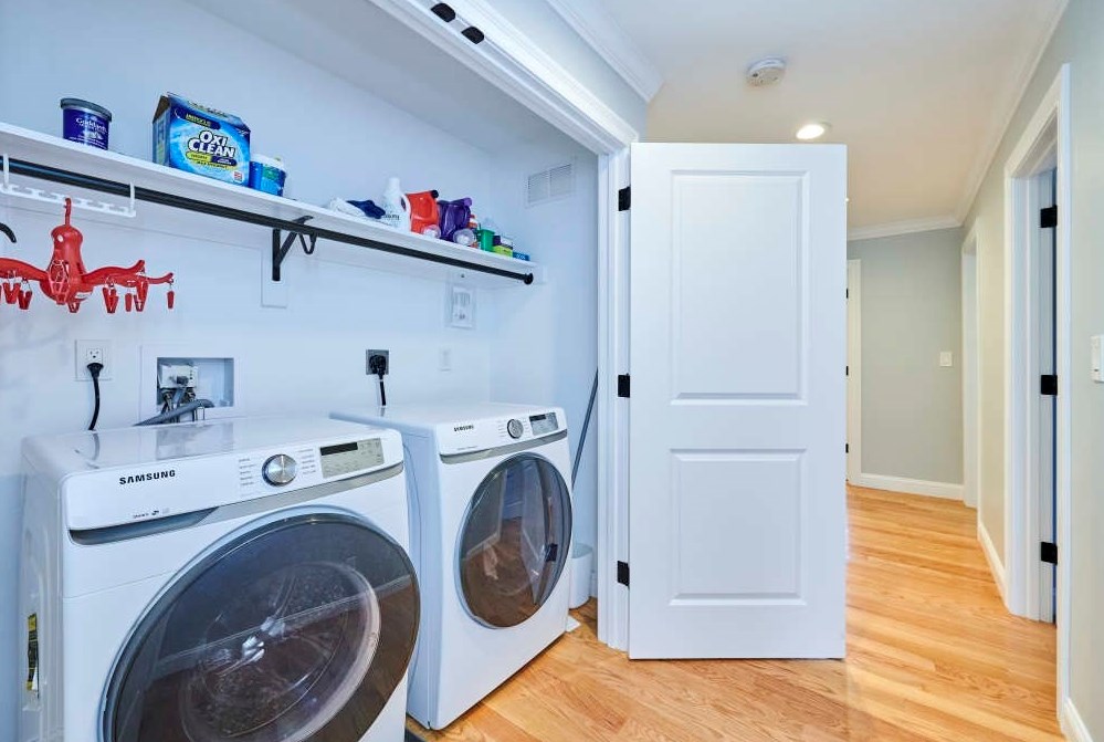 9 Sullivan St, Burlington MA  01803-3709 exterior