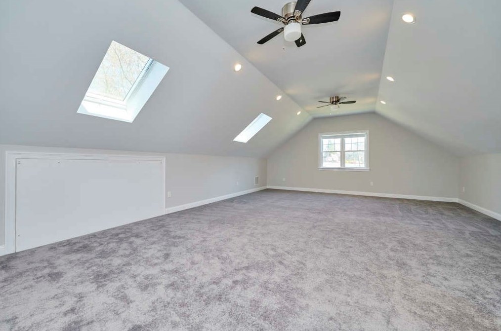 9 Sullivan St, Burlington MA  01803-3709 exterior