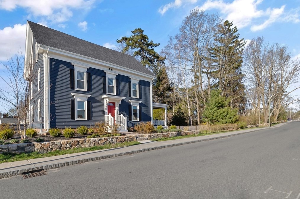 38 Ober St #1, Beverly, MA 01915