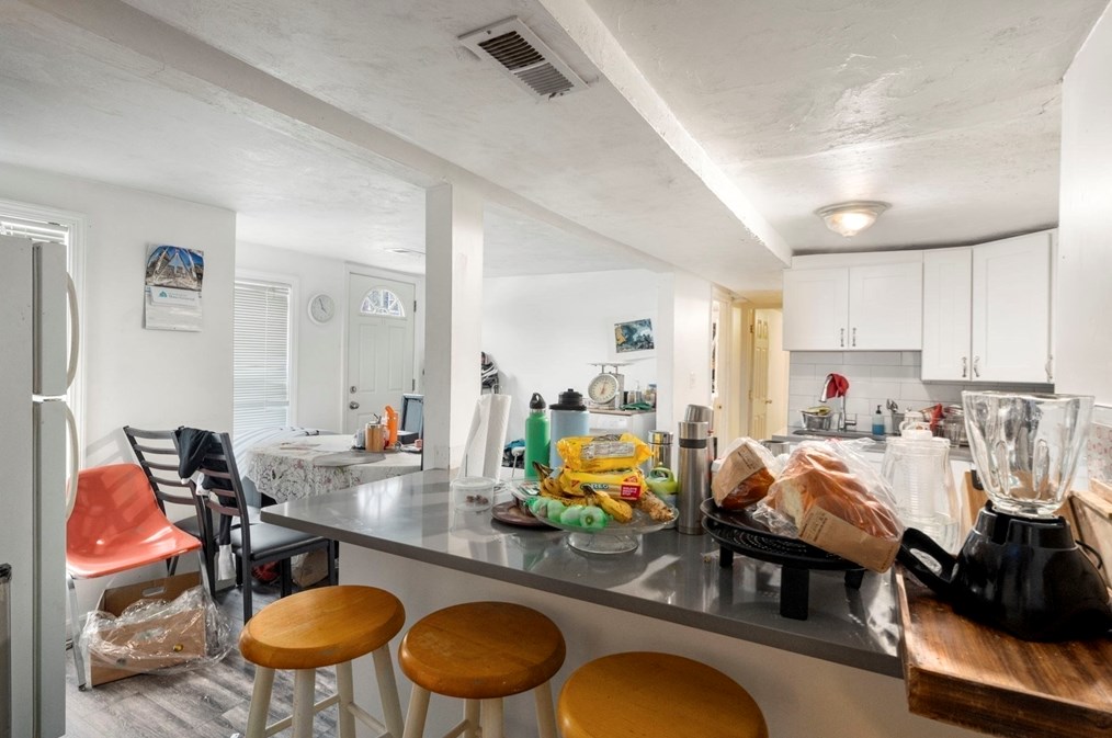 117 South St, Waltham MA  02453-3535 exterior