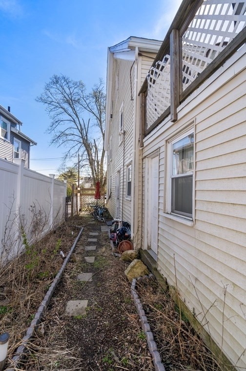 117 South St, Waltham MA  02453-3535 exterior