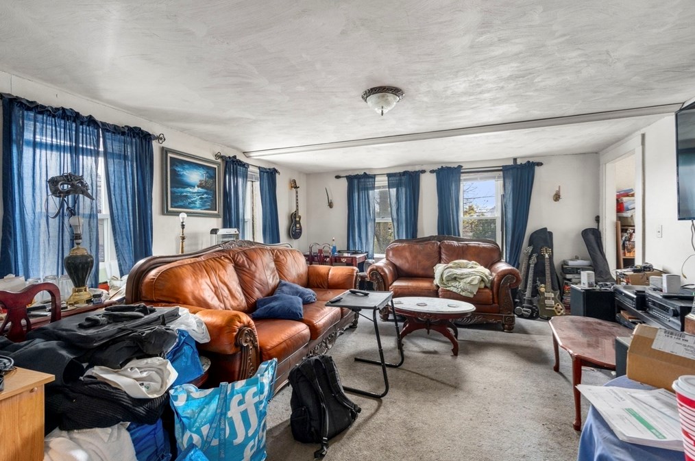 117 South St, Waltham MA  02453-3535 exterior