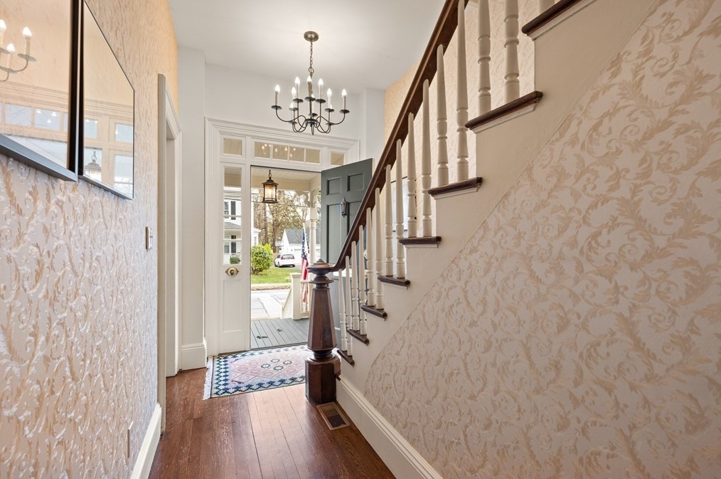 8 Parker St, Lexington, MA 02421-4907