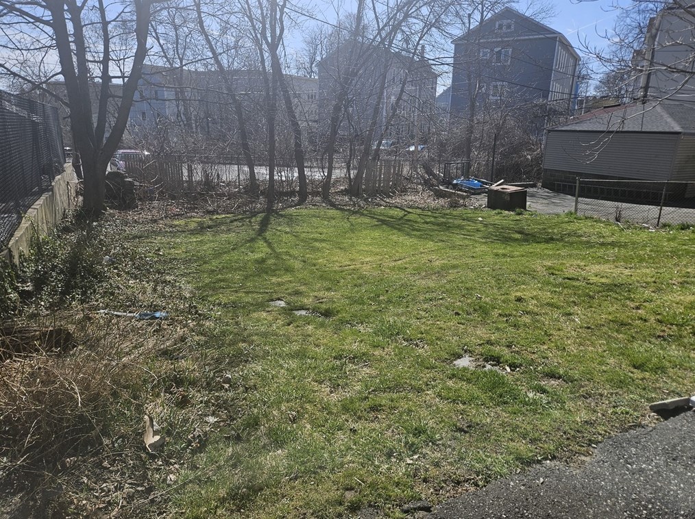 62 Granite St, Worcester, MA 01604