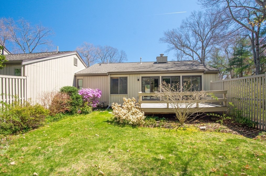 311 Hemlock Cir #311, Lincoln, MA 01773