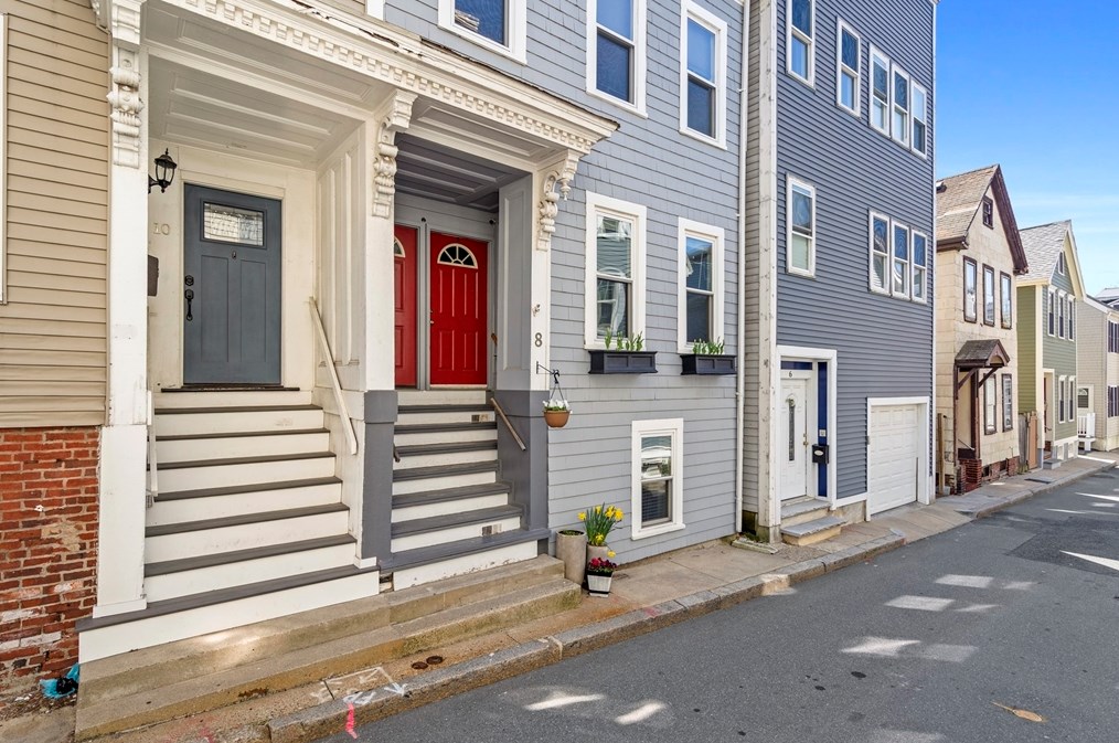 8 Springer St, Boston, MA 02127 exterior