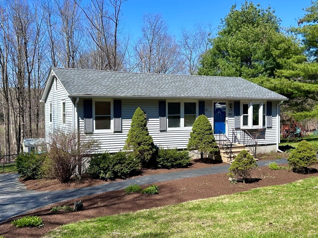 31 Princeton Rd, Sterling, MA 01564 exterior