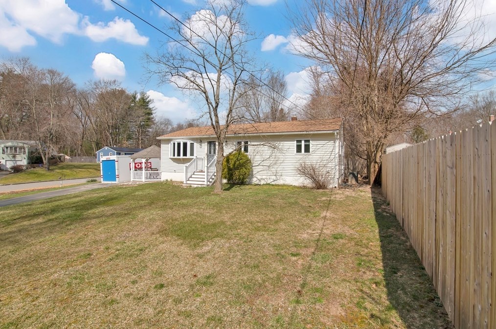 72 Gail St, Springfield MA  01108-3319 exterior