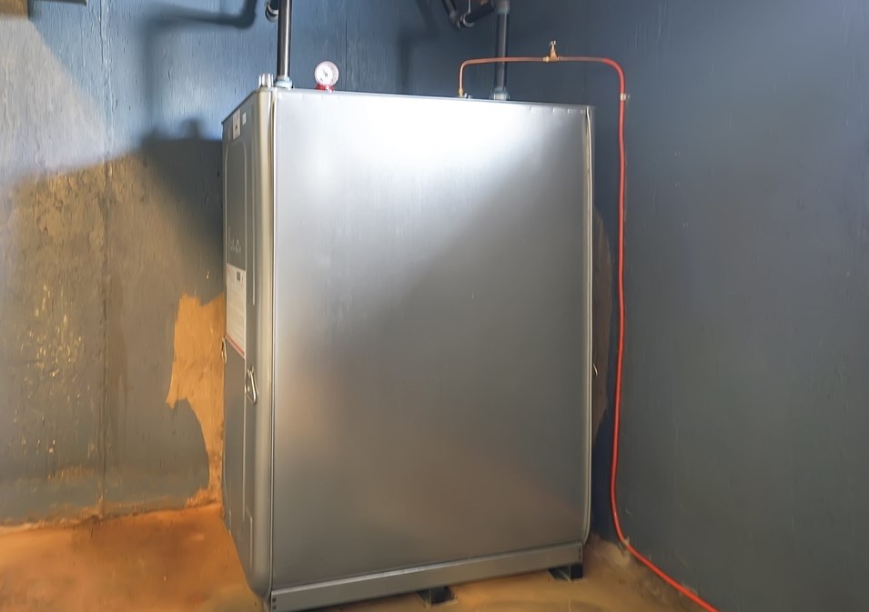 72 Gail St, Springfield MA  01108-3319 exterior