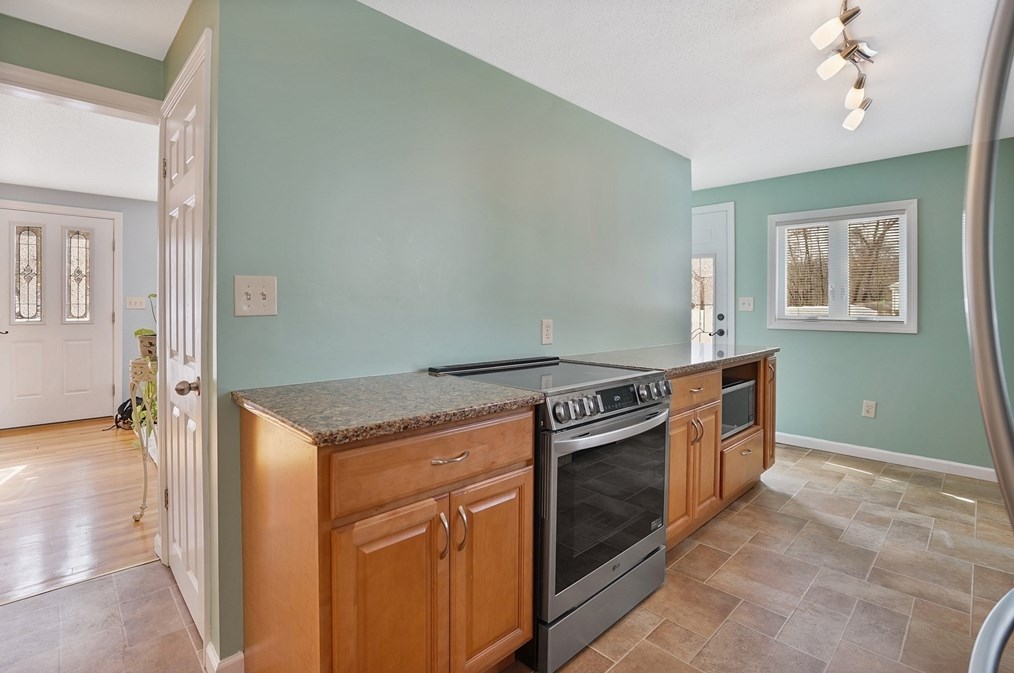 72 Gail St, Springfield MA  01108-3319 exterior