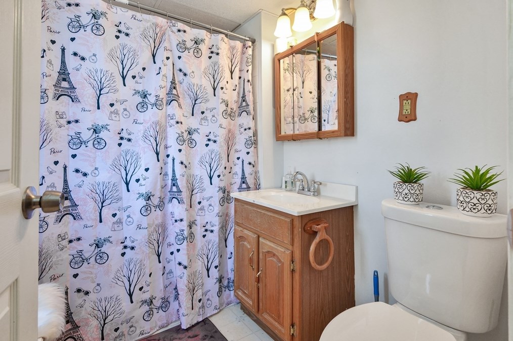 17 Mulberry St, Haverhill MA 01830-3915 exterior