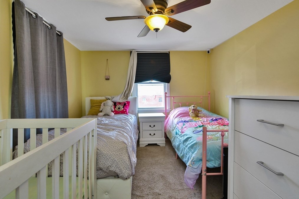 17 Mulberry St, Haverhill MA 01830-3915 exterior