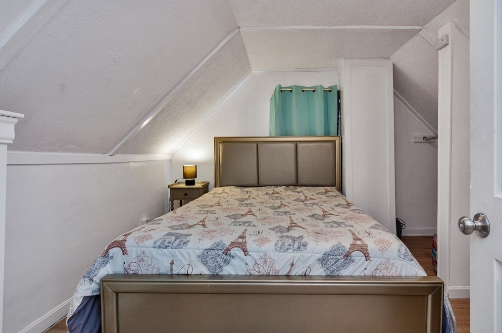 17 Mulberry St, Haverhill MA 01830-3915 exterior