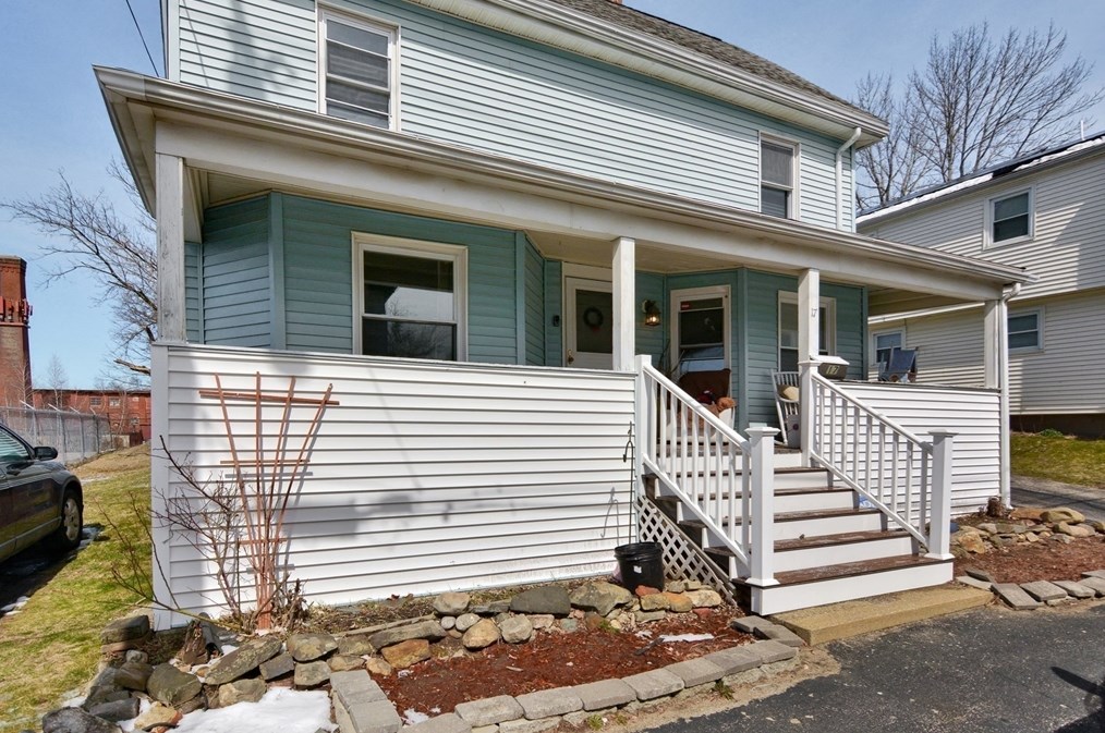 17 Mulberry St, Haverhill MA 01830-3915 exterior