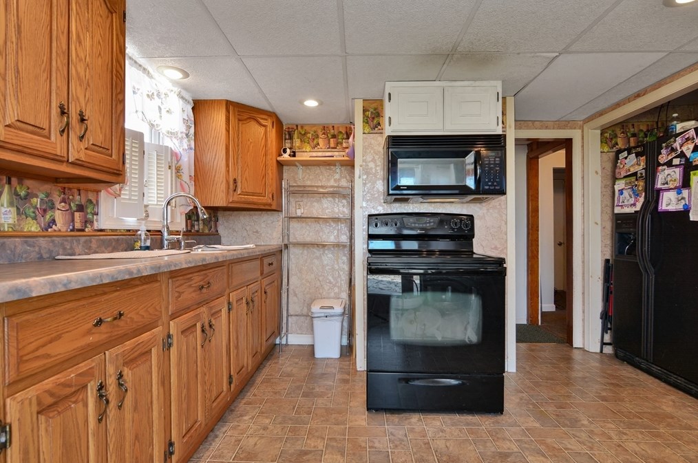 17 Mulberry St, Haverhill MA 01830-3915 exterior