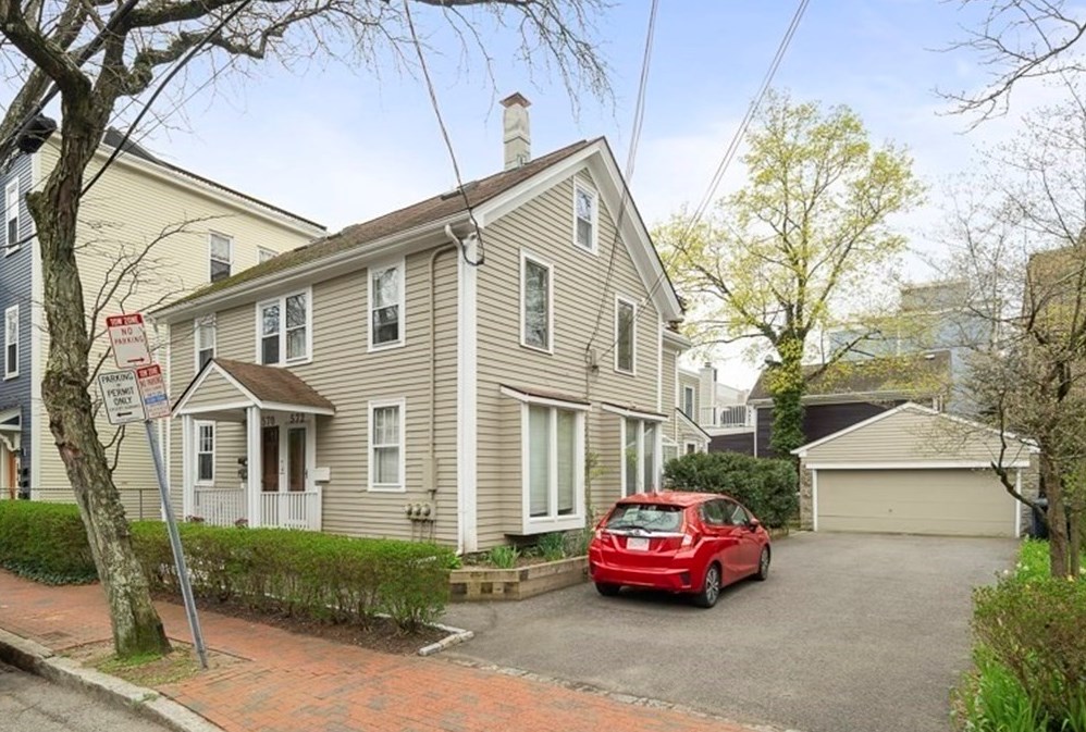 570 Franklin St, Cambridge MA  02139-2924 exterior