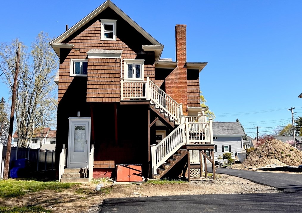 32 Barnum St, Taunton MA  02780-4627 exterior