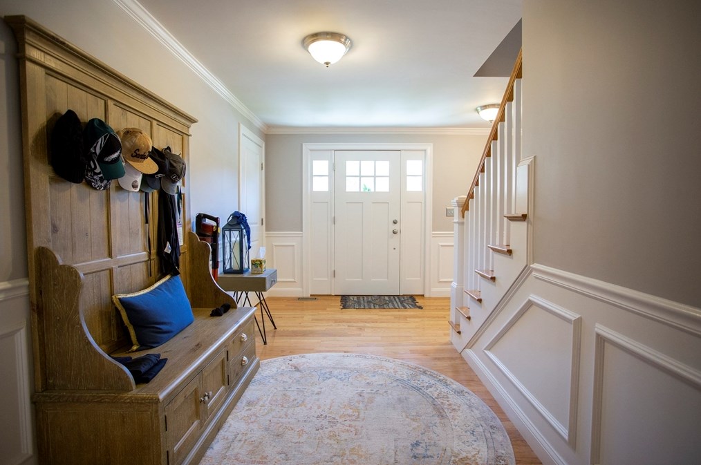 2 Fairview St, North Reading, MA 01864