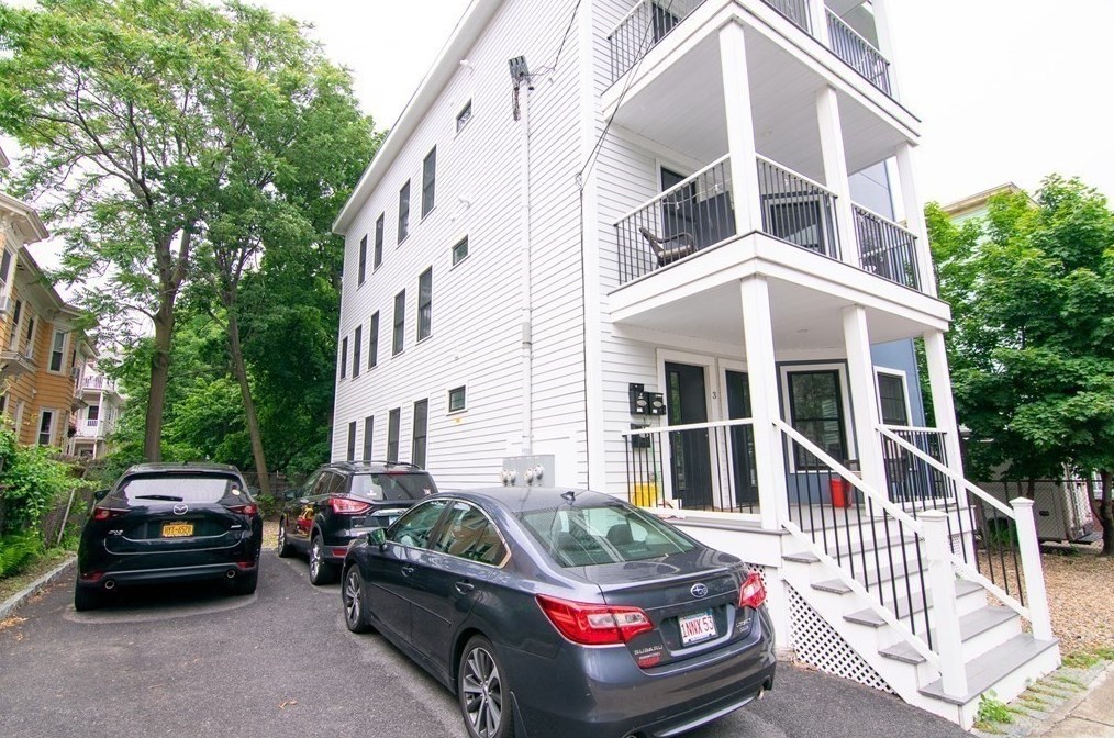 3 Evergreen Ave, Somerville MA  02145-2804 exterior