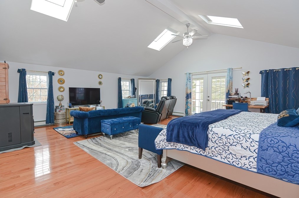 62 Mellen St, Bellingham MA 02019-1006 exterior