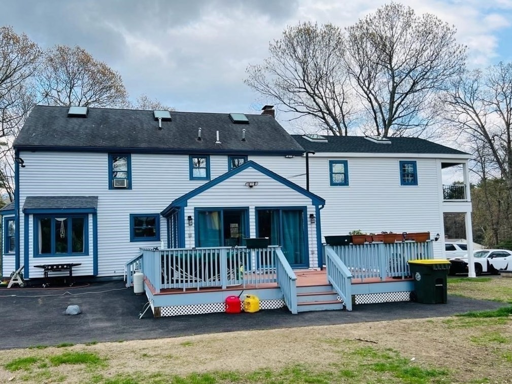 62 Mellen St, Bellingham MA 02019-1006 exterior