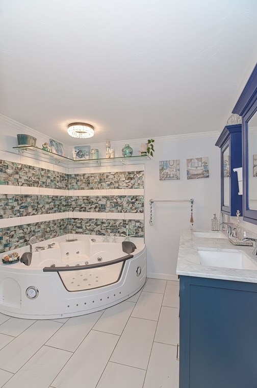 62 Mellen St, Bellingham MA 02019-1006 exterior