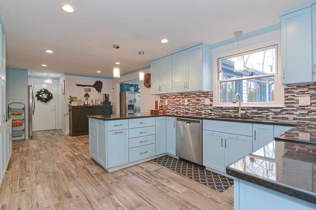 62 Mellen St, Bellingham MA 02019-1006 exterior