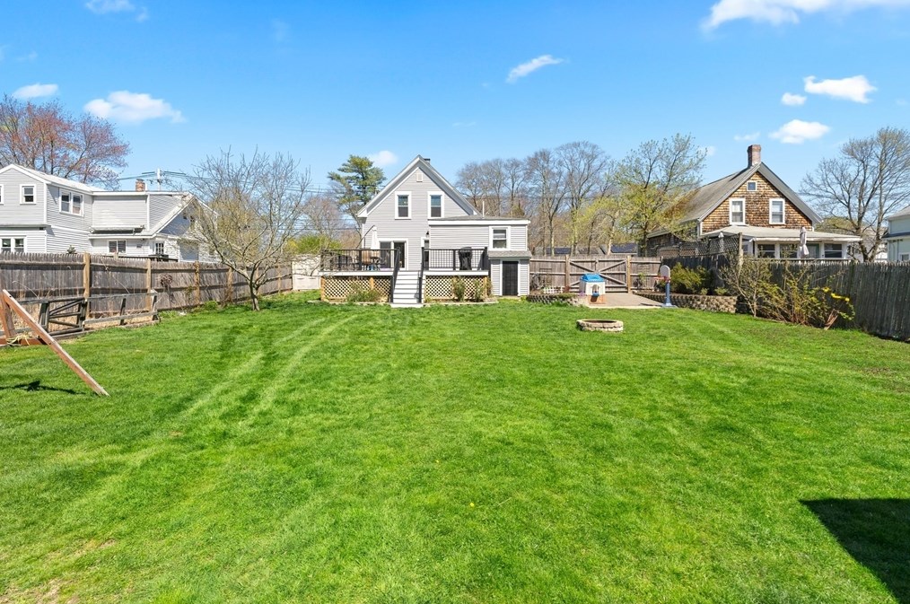 129 Concord St, Rockland, MA 02370 exterior